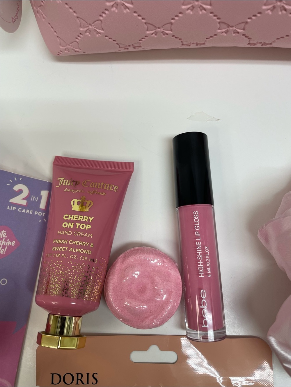 Pink Quilted Cosmetic Pouch Gift Set with Pink Lip Care Face Mask 8 pieces - Picture 10 of 13